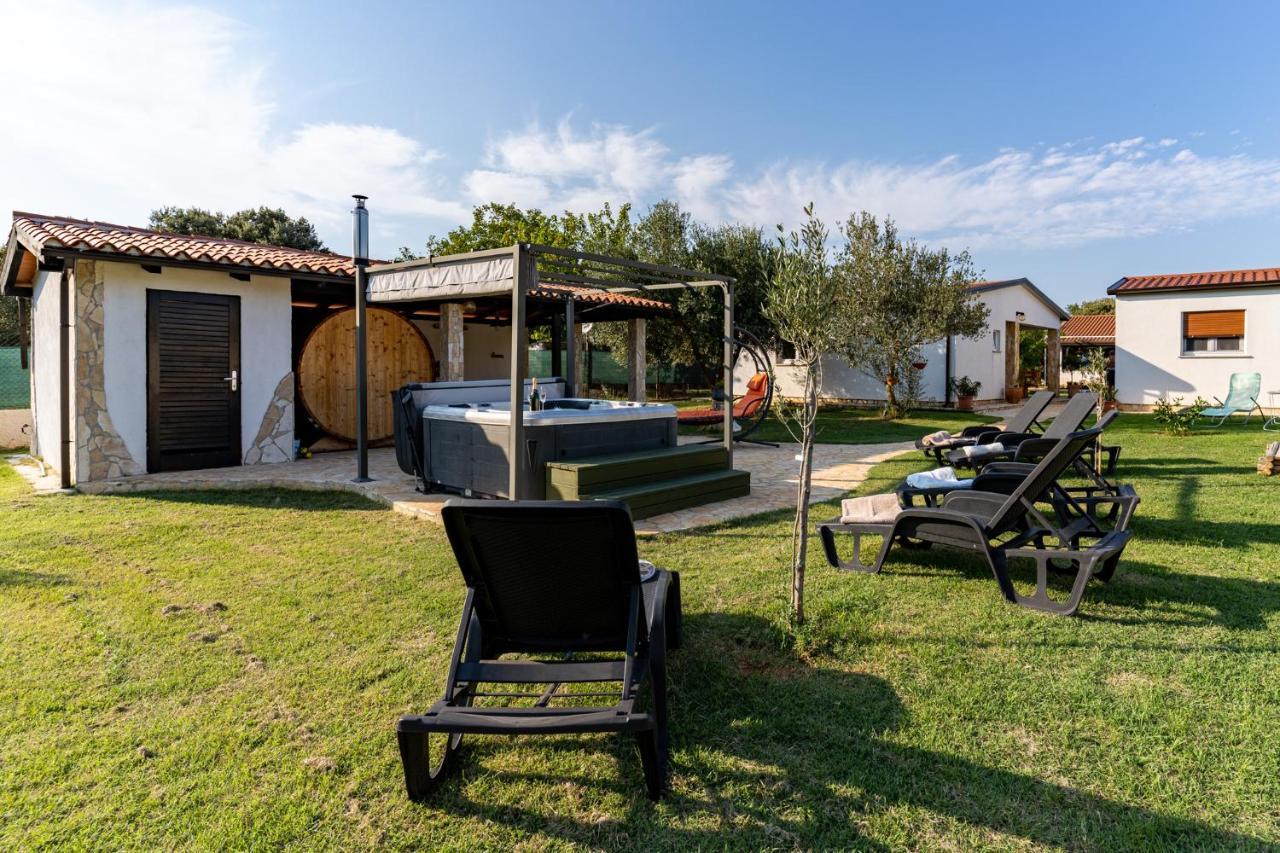 Holiday Home Kerniat 普拉 外观 照片