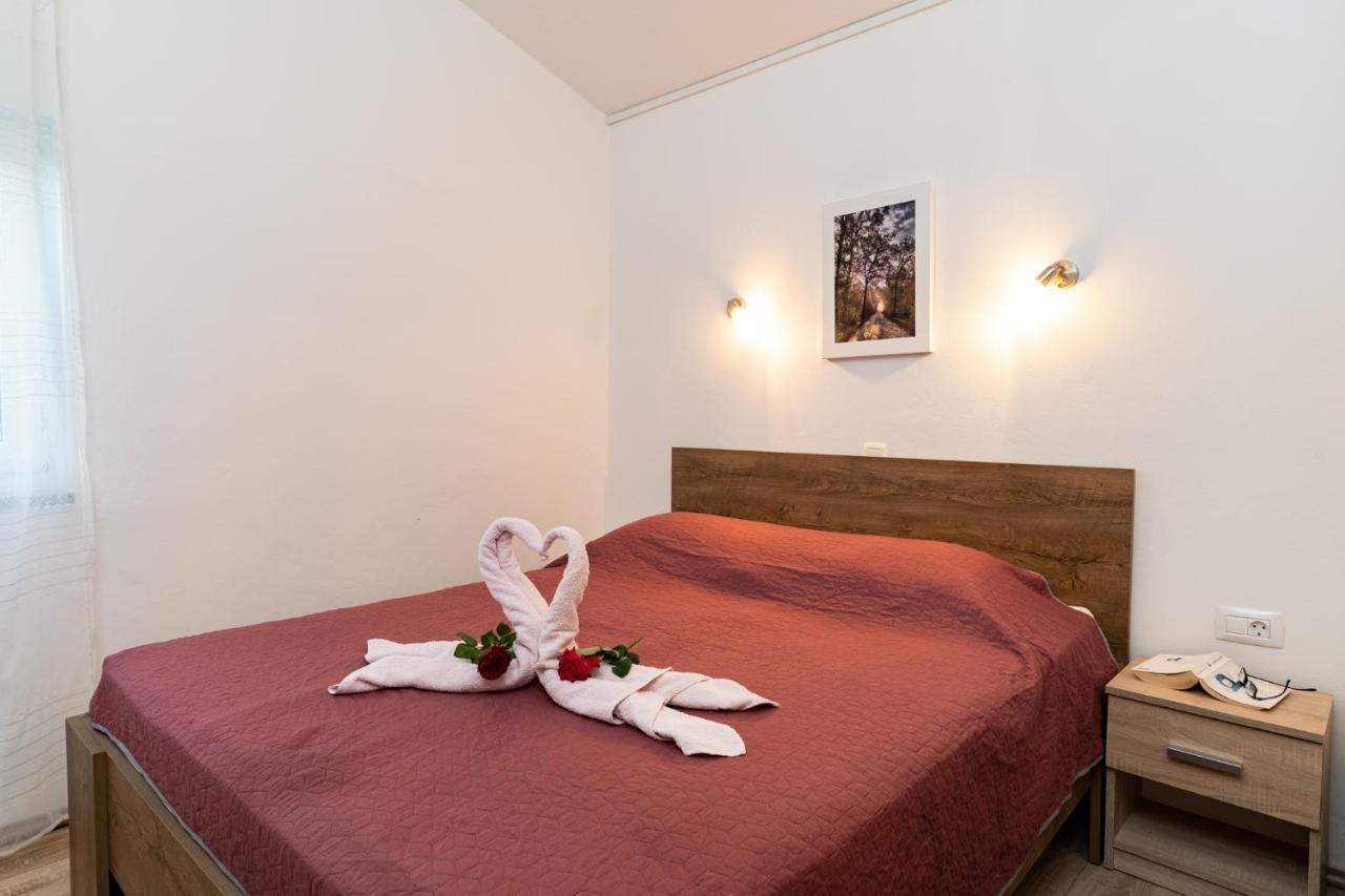 Holiday Home Kerniat 普拉 外观 照片